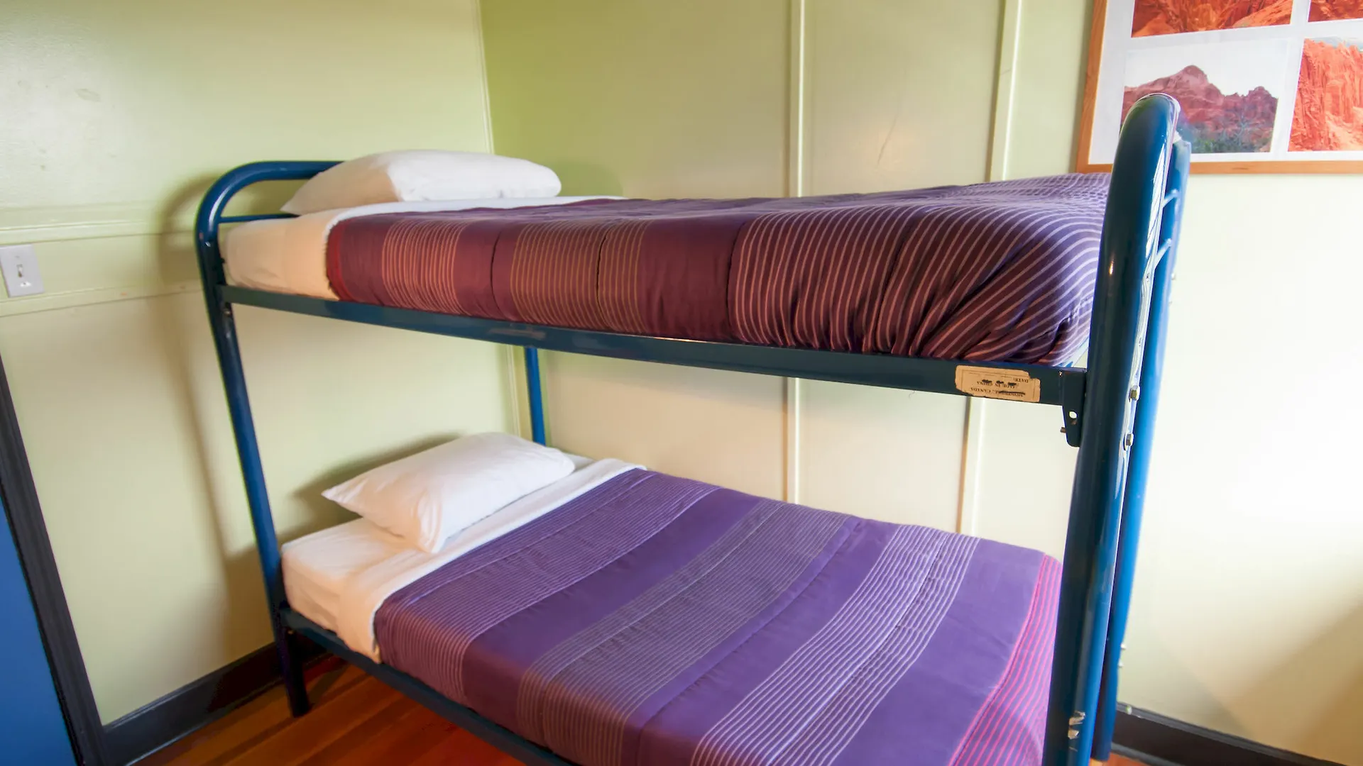 Ocean Island Inn | Backpackers | Suites Victoria