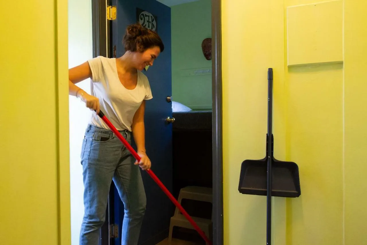 Hostel Ocean Island Inn | Backpackers | Suites Victoria