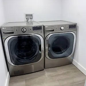 https://chic-2-bedr-in-rosemont-12min-walk-to-metro.hotels-in-montreal.org