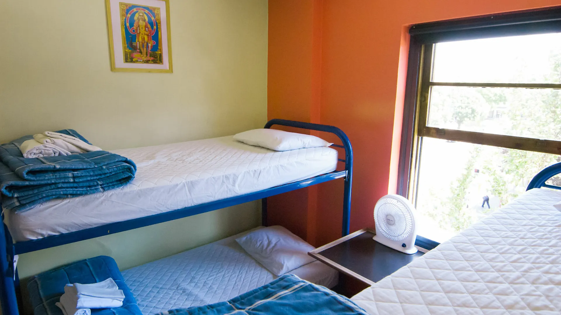 Hostel Ocean Island Inn | Backpackers | Suites Victoria