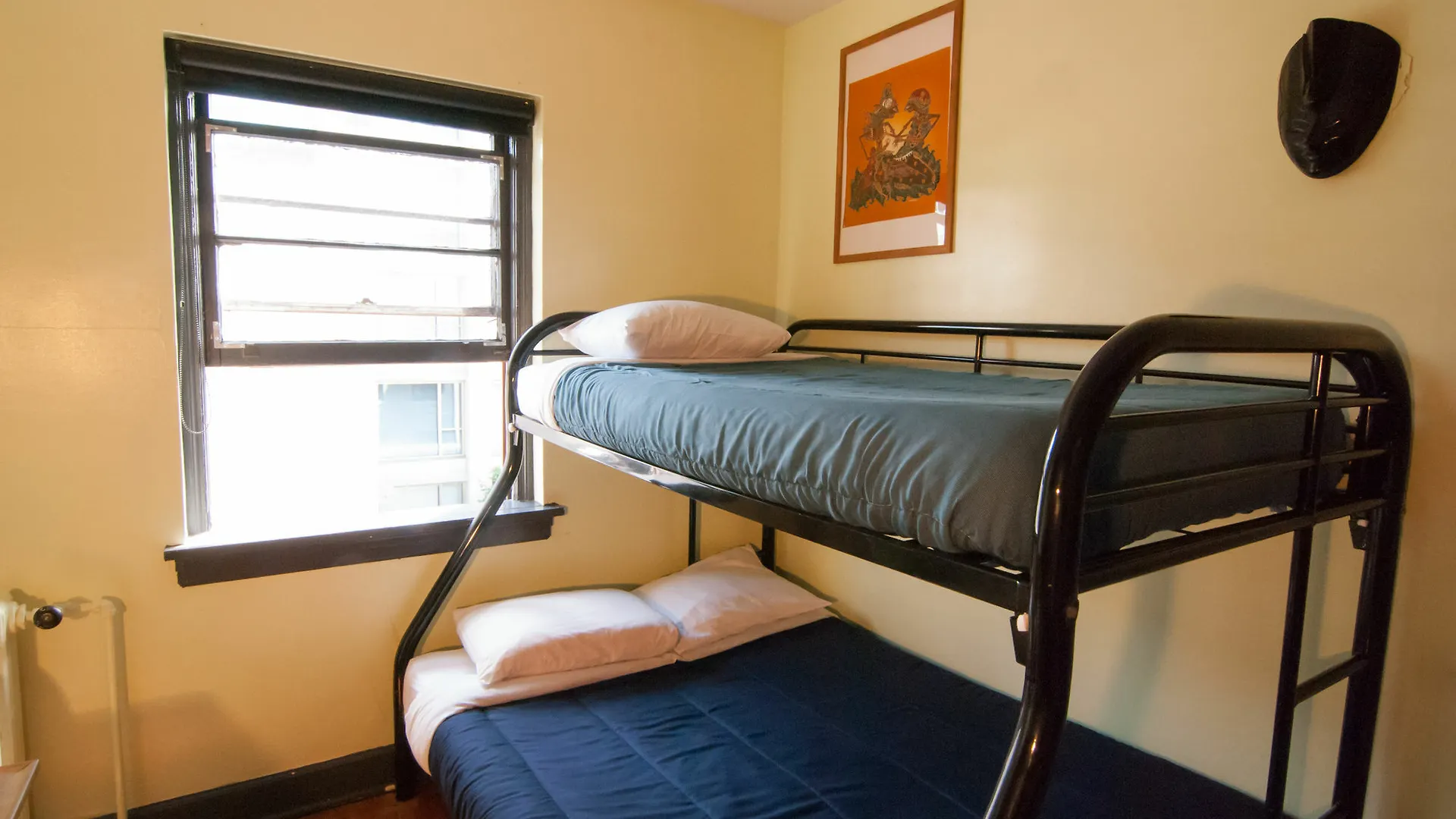 Hostel Ocean Island Inn | Backpackers | Suites Victoria